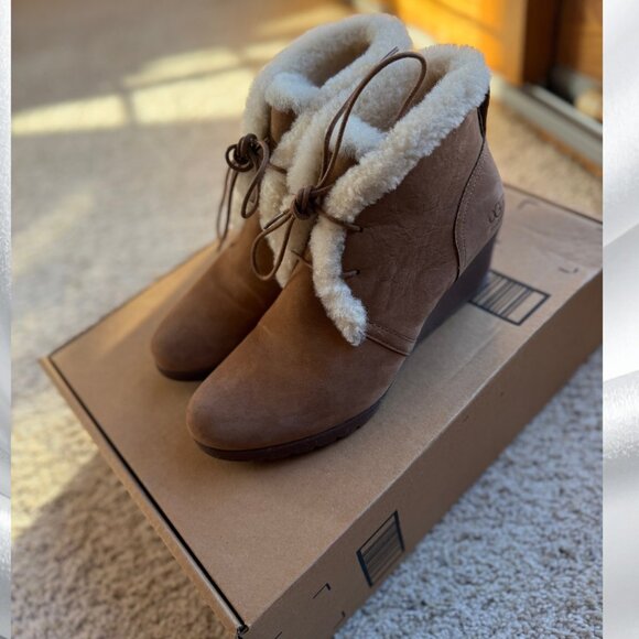 UGG Jeovana Waterproof Wedge Ankle Boots Women Size 9.5 Tan Chestnut Suede - Picture 3 of 14